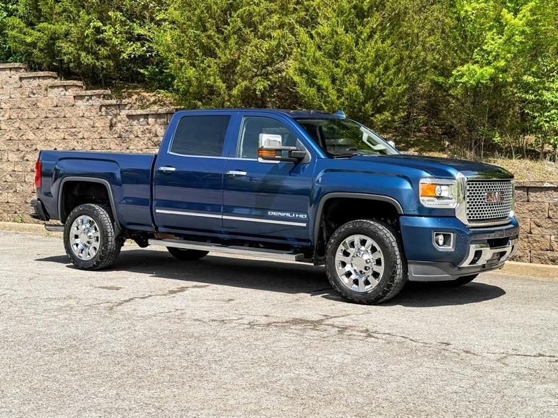 GMC Sierra 2500HD Denali Crew Cab 4WD 2016