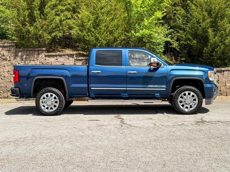 GMC Sierra 2500HD Denali Crew Cab 4WD 2016