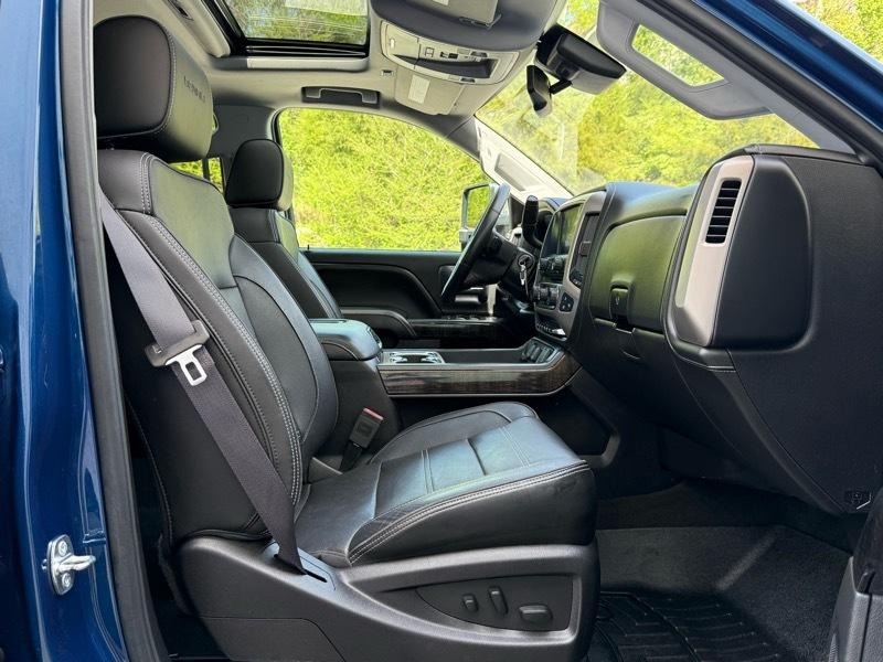 GMC Sierra 2500HD Denali Crew Cab 4WD 2016