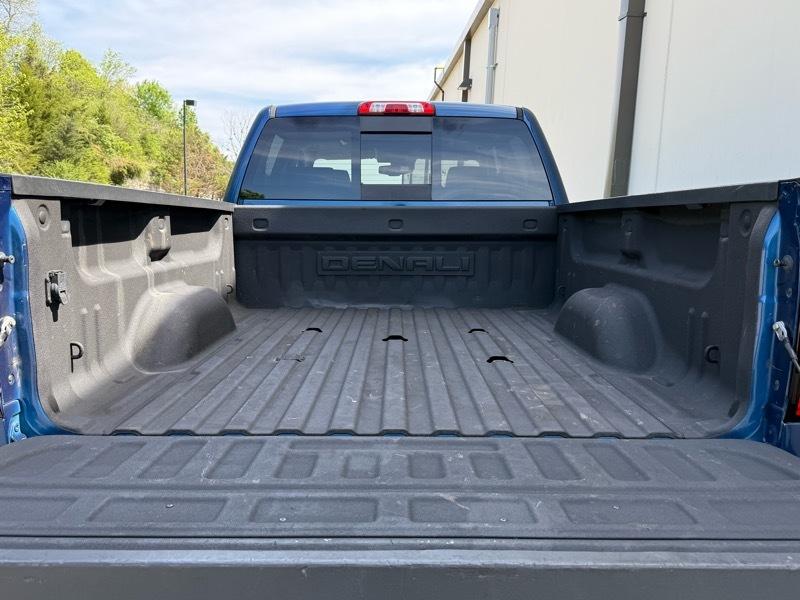 GMC Sierra 2500HD Denali Crew Cab 4WD 2016