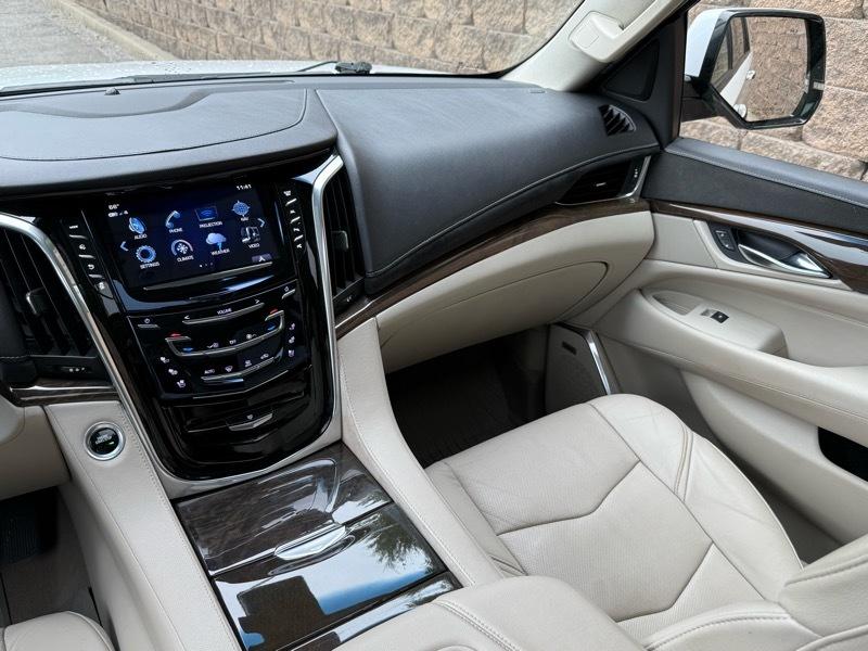 Cadillac Escalade Premium Luxury 4D SUV 4WD 2018