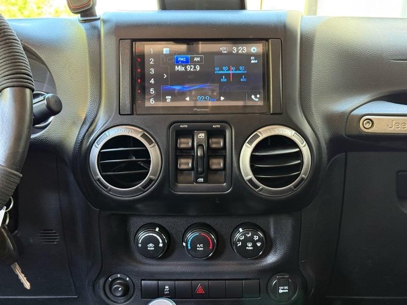 Jeep Wrangler Unlimited Sport 4WD 2012