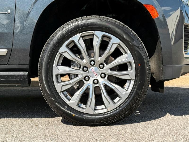 GMC Yukon Denali Ultimate 4WD 2021