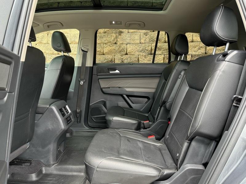 Volkswagen Atlas SE w/Technology 4MOTION 2022