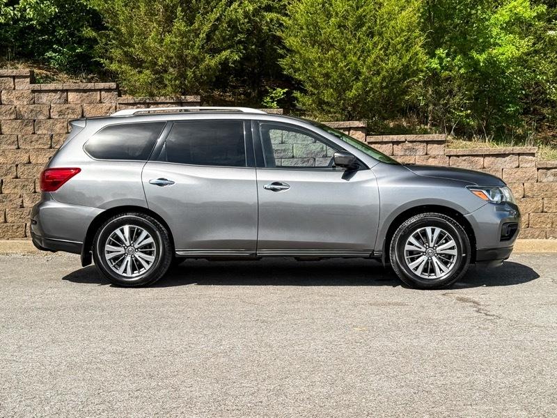 Nissan Pathfinder SL 4WD 2017
