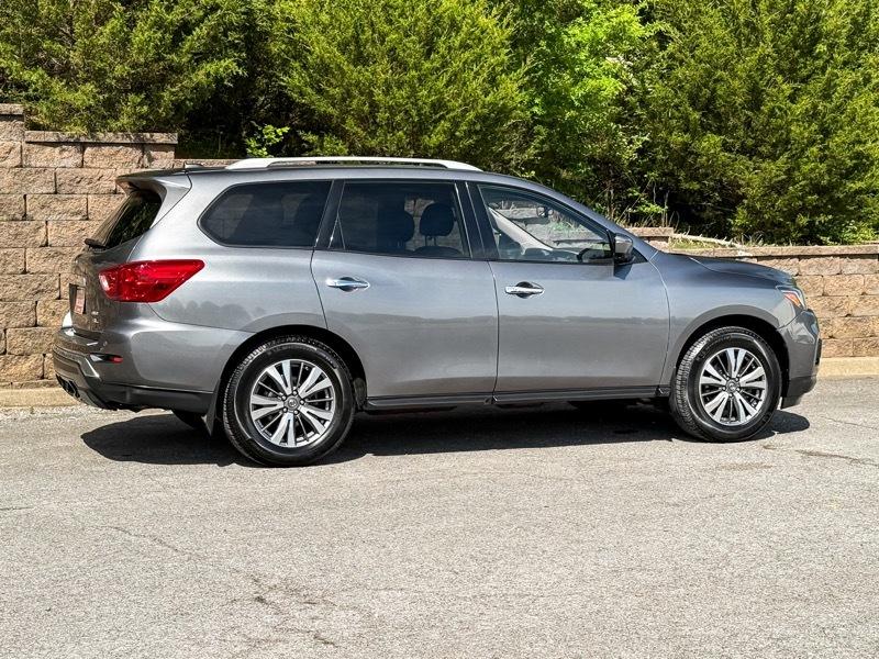 Nissan Pathfinder SL 4WD 2017