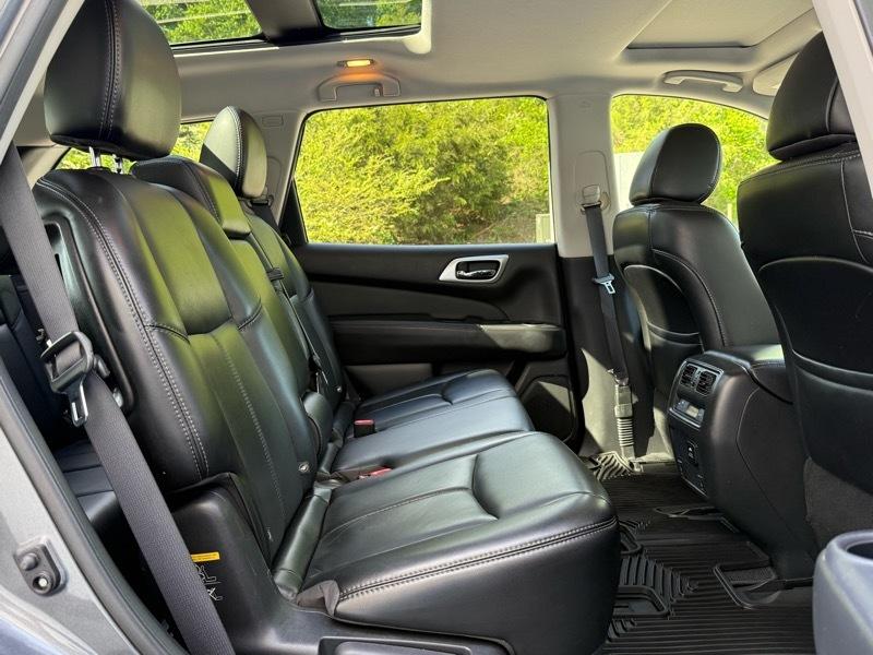Nissan Pathfinder SL 4WD 2017