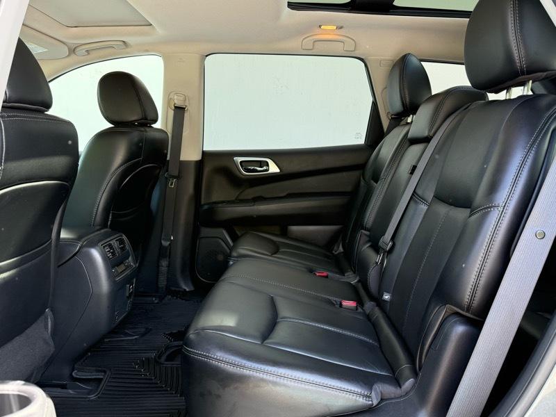 Nissan Pathfinder SL 4WD 2017