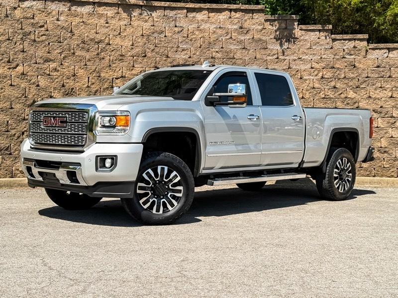 2018 GMC Sierra 2500HD Denali Crew Cab 4WD