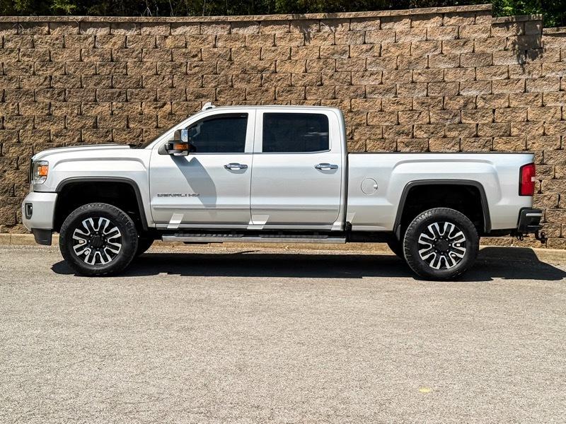 GMC Sierra 2500HD Denali Crew Cab 4WD 2018