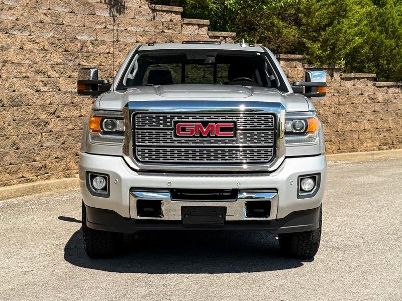GMC Sierra 2500HD Denali Crew Cab 4WD 2018