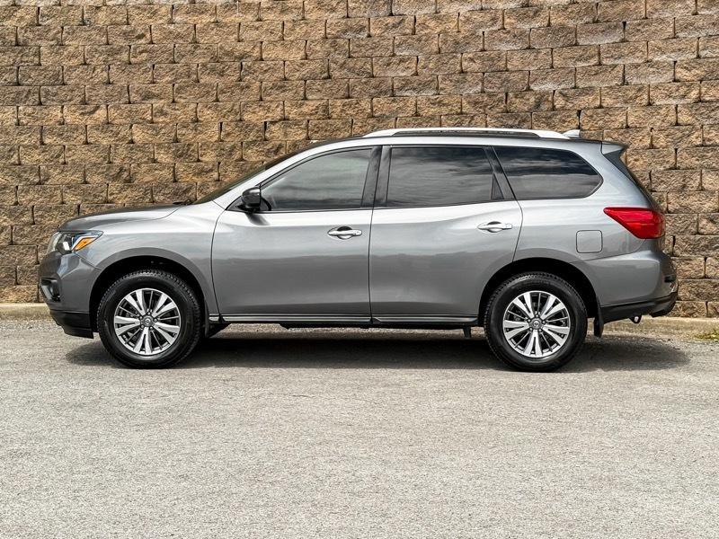 Nissan Pathfinder SV 4WD 2020