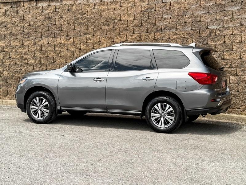 Nissan Pathfinder SV 4WD 2020