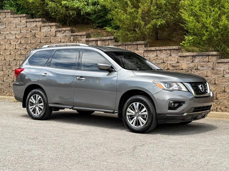 Nissan Pathfinder SV 4WD 2020