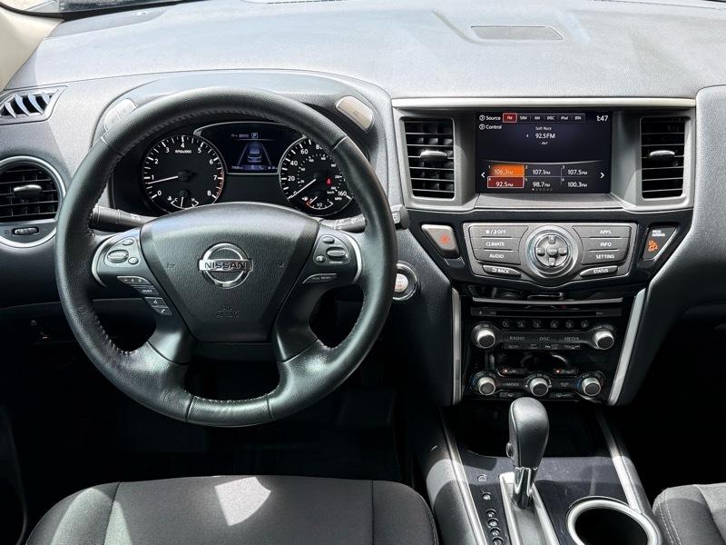Nissan Pathfinder SV 4WD 2020