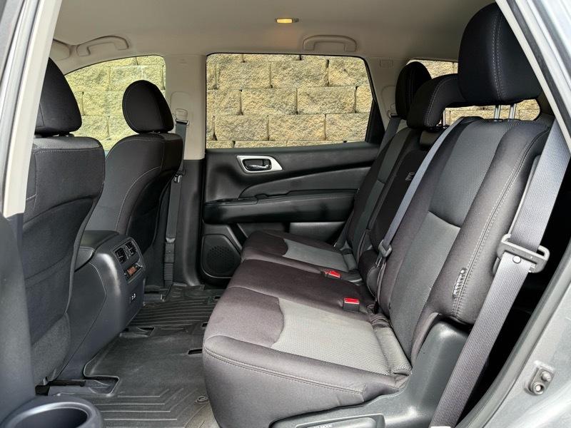 Nissan Pathfinder SV 4WD 2020