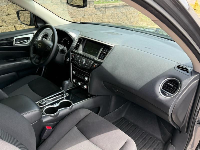Nissan Pathfinder SV 4WD 2020