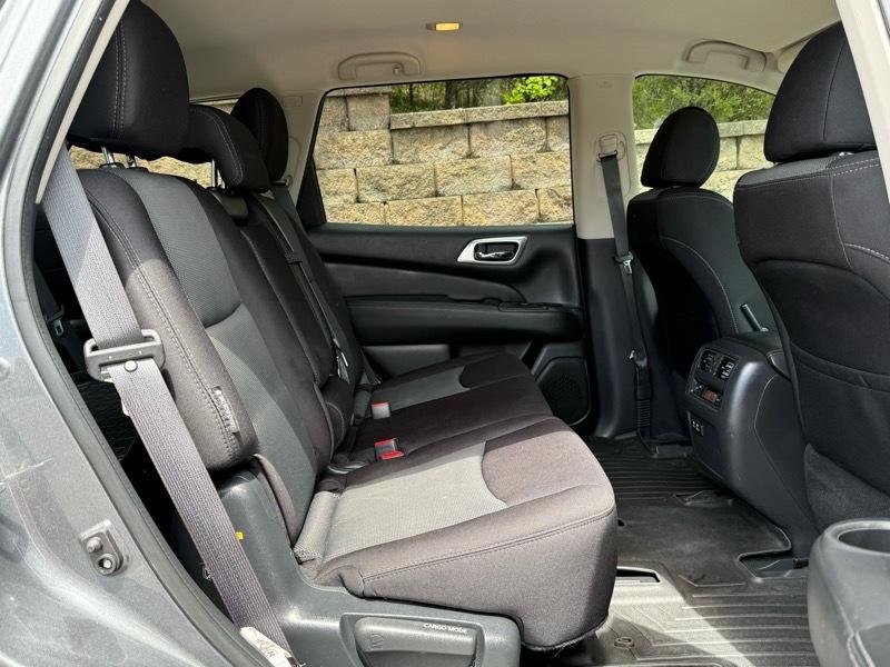 Nissan Pathfinder SV 4WD 2020