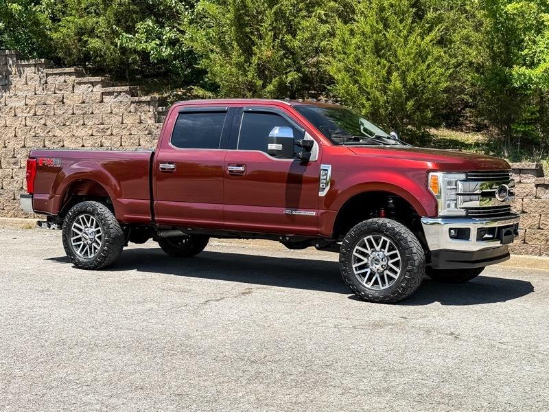 Ford F-250 SD Lariat Crew Cab 4WD 2017
