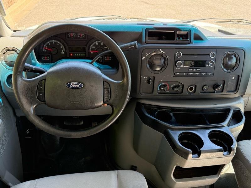 Ford Econoline E-250 2014