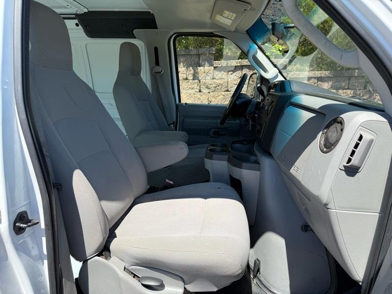 Ford Econoline E-250 2014