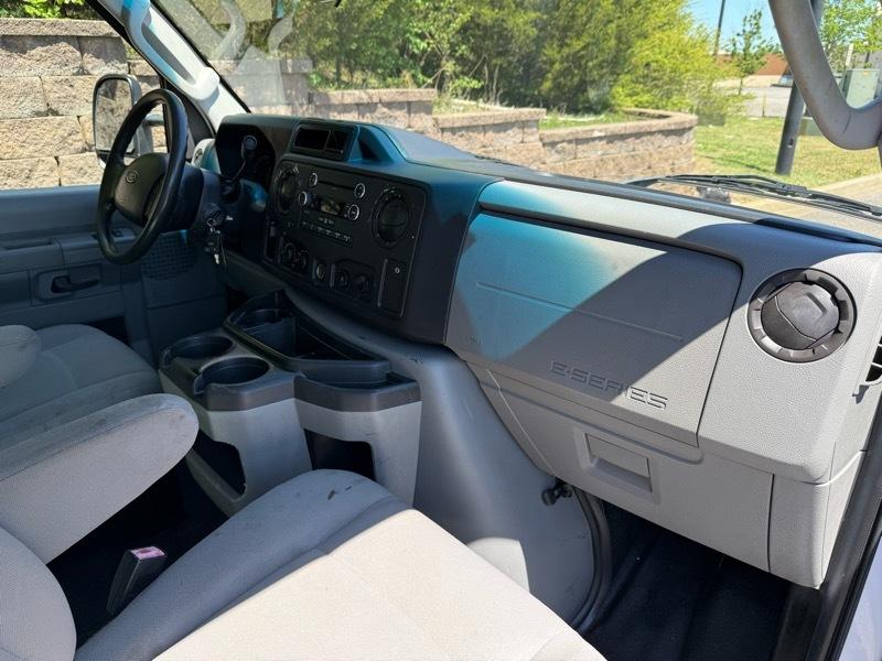 Ford Econoline E-250 2014