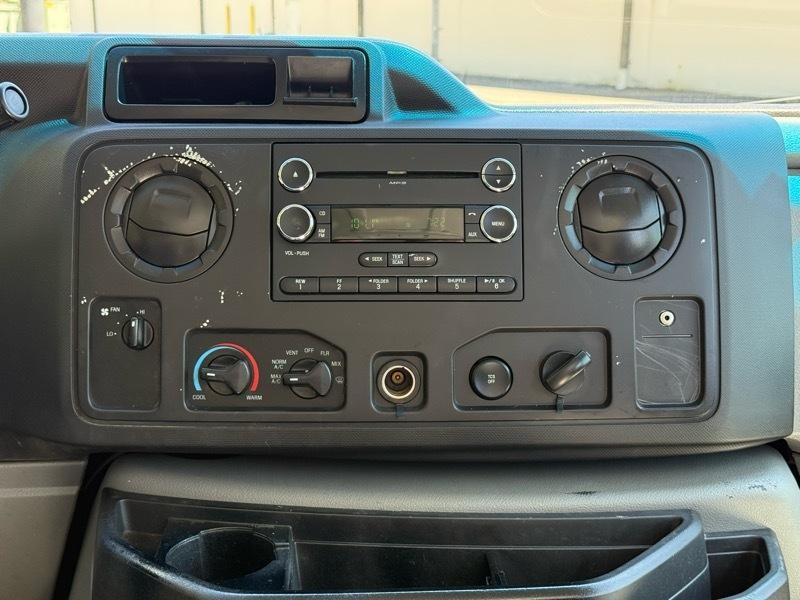 Ford Econoline E-250 2014