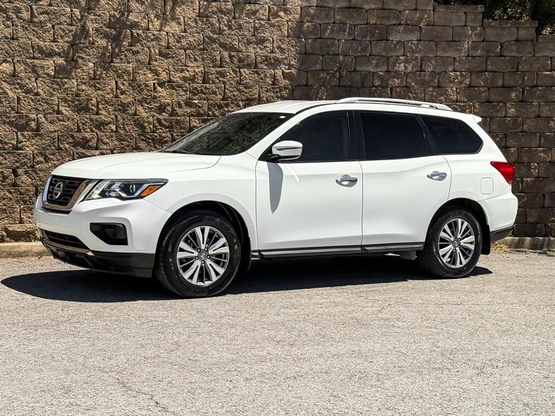 Nissan Pathfinder S 2020