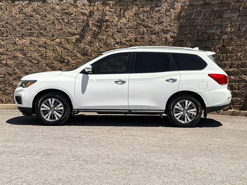 Nissan Pathfinder S 2020