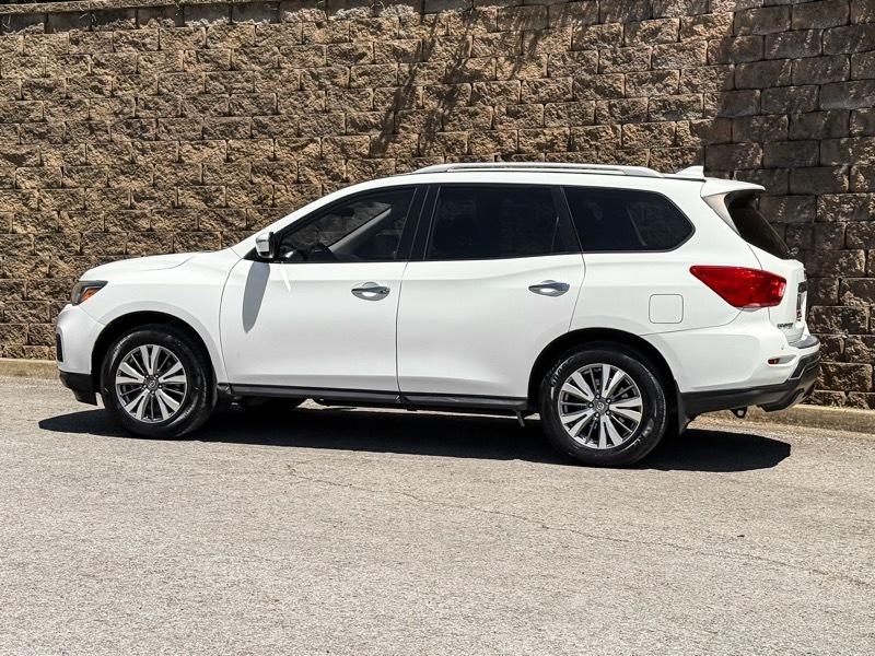 Nissan Pathfinder S 2020
