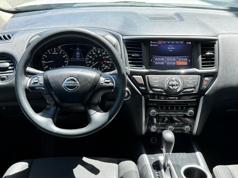 Nissan Pathfinder S 2020