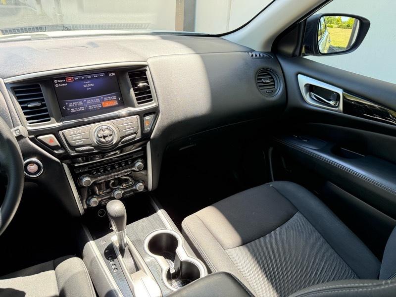 Nissan Pathfinder S 2020