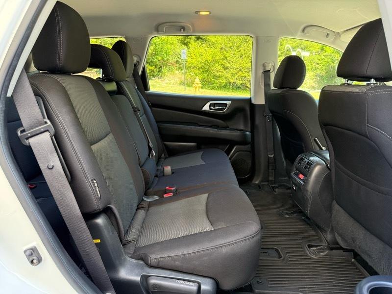 Nissan Pathfinder S 2020