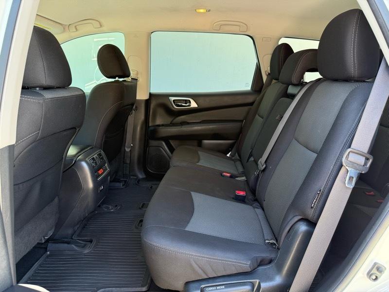 Nissan Pathfinder S 2020