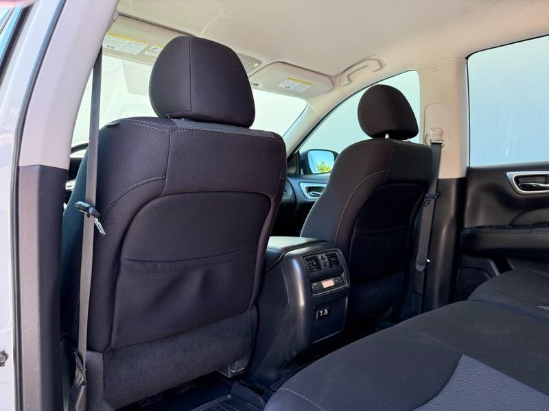 Nissan Pathfinder S 2020