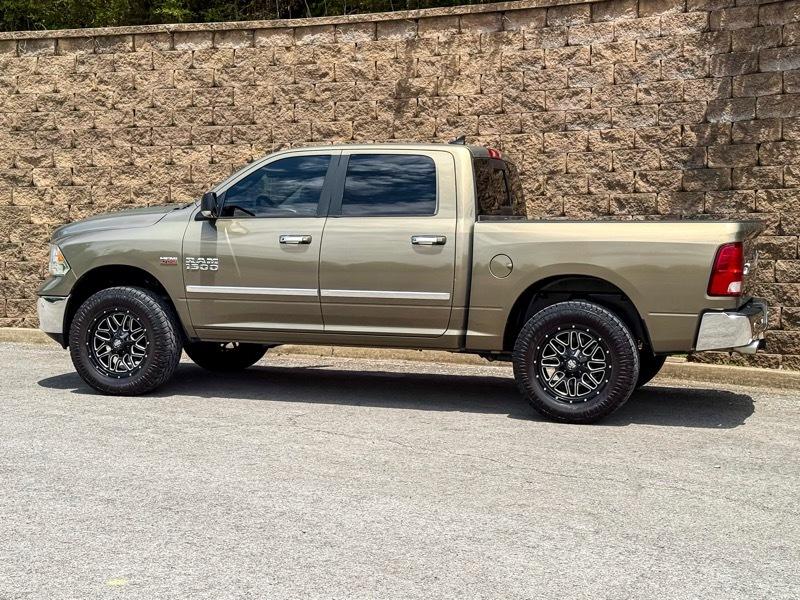 RAM 1500 Big Horn Crew Cab 4WD 2015