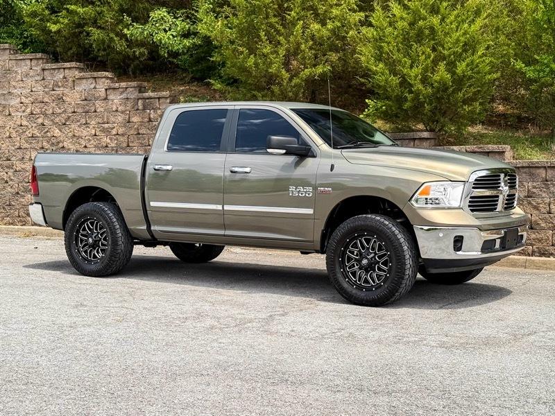 RAM 1500 Big Horn Crew Cab 4WD 2015