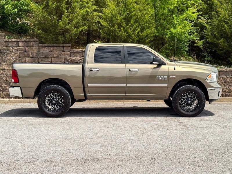 RAM 1500 Big Horn Crew Cab 4WD 2015