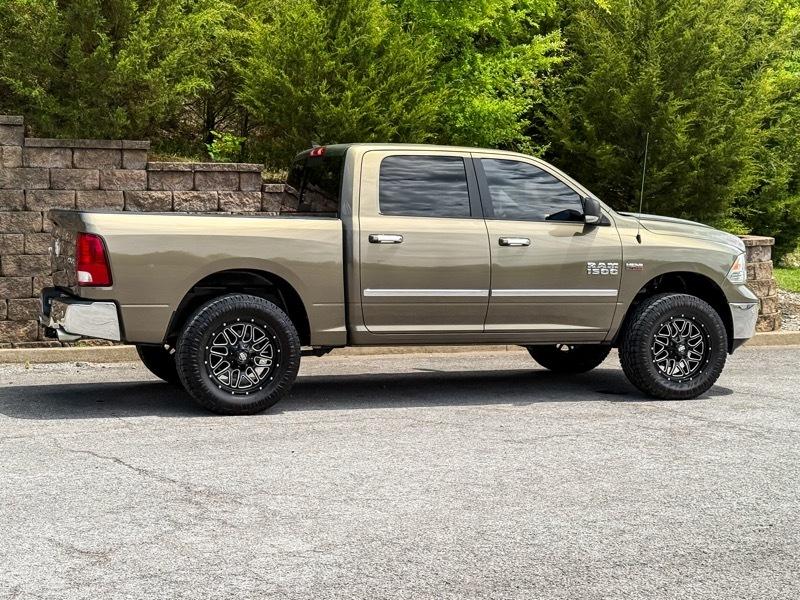 RAM 1500 Big Horn Crew Cab 4WD 2015
