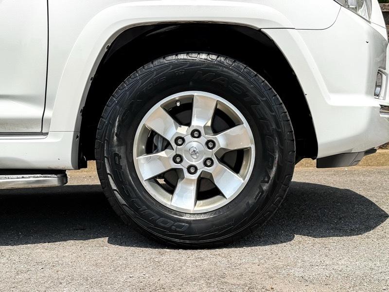 Toyota 4Runner SR5 2WD 2011
