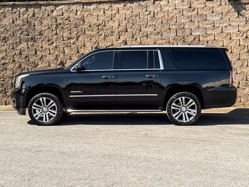 GMC Yukon XL Denali 4WD 2019