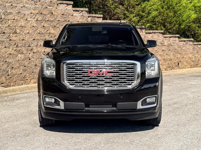 GMC Yukon XL Denali 4WD 2019