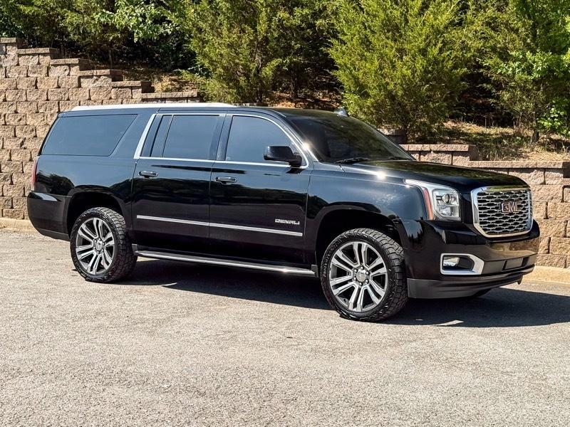 GMC Yukon XL Denali 4WD 2019