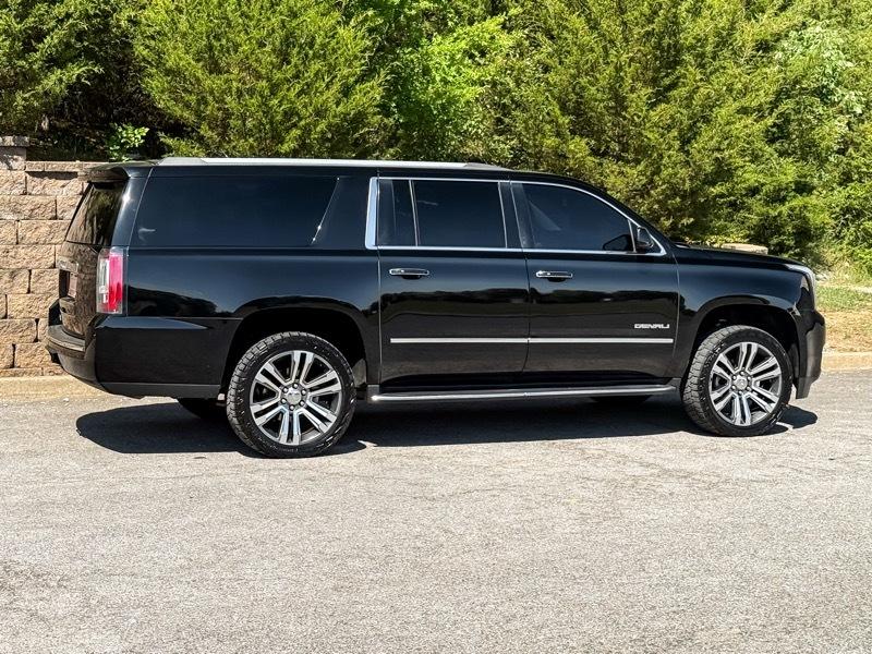 GMC Yukon XL Denali 4WD 2019