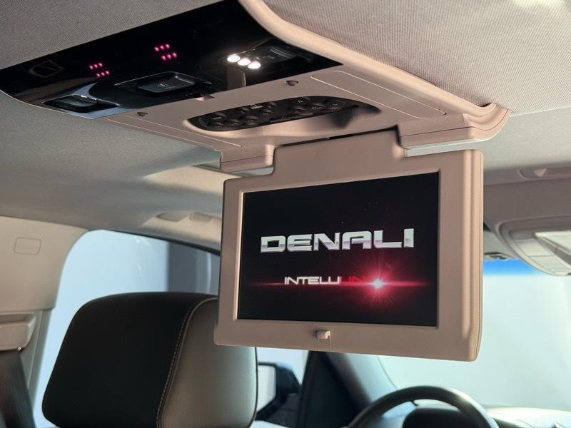 GMC Yukon XL Denali 4WD 2019