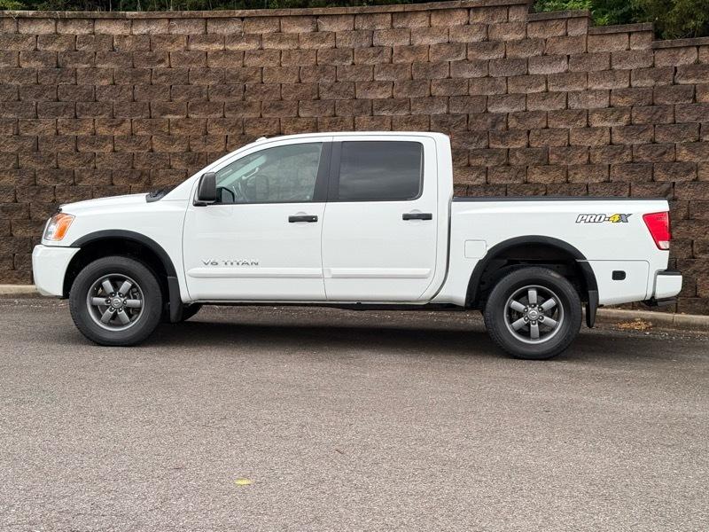 Nissan Titan PRO-4X Crew Cab 4WD 2013