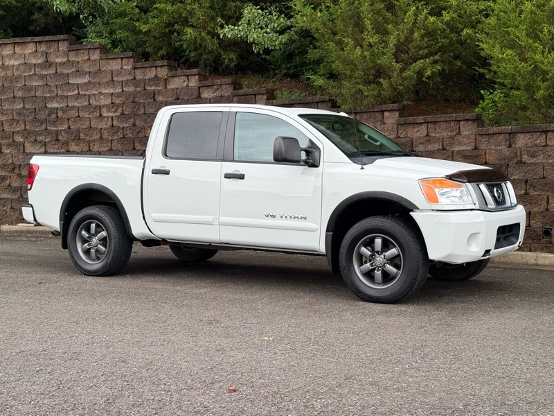 Nissan Titan PRO-4X Crew Cab 4WD 2013