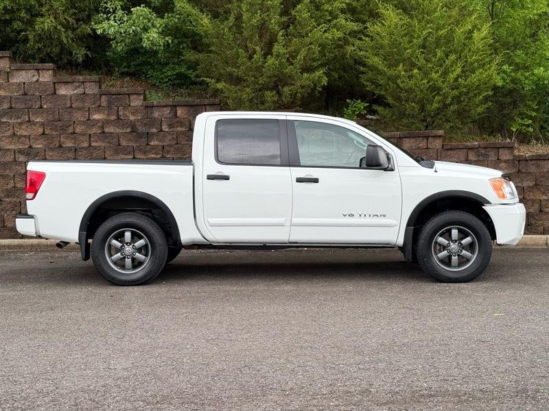 Nissan Titan PRO-4X Crew Cab 4WD 2013