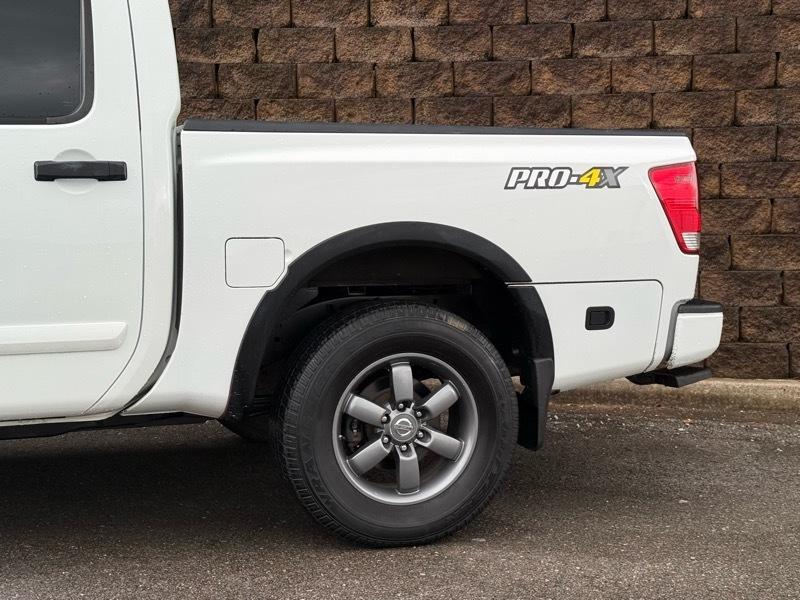Nissan Titan PRO-4X Crew Cab 4WD 2013