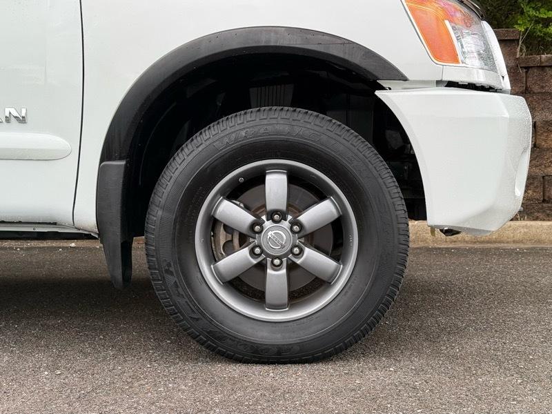Nissan Titan PRO-4X Crew Cab 4WD 2013